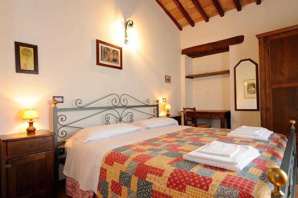 Отель Relais Borgo Torale Пассиньяно-суль-Тразимено Экстерьер фото
