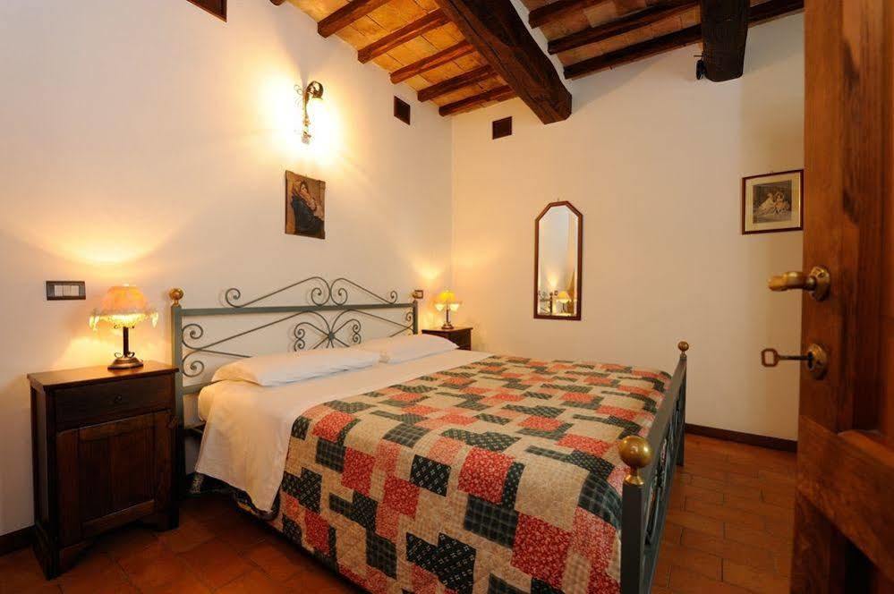 Отель Relais Borgo Torale Пассиньяно-суль-Тразимено Экстерьер фото