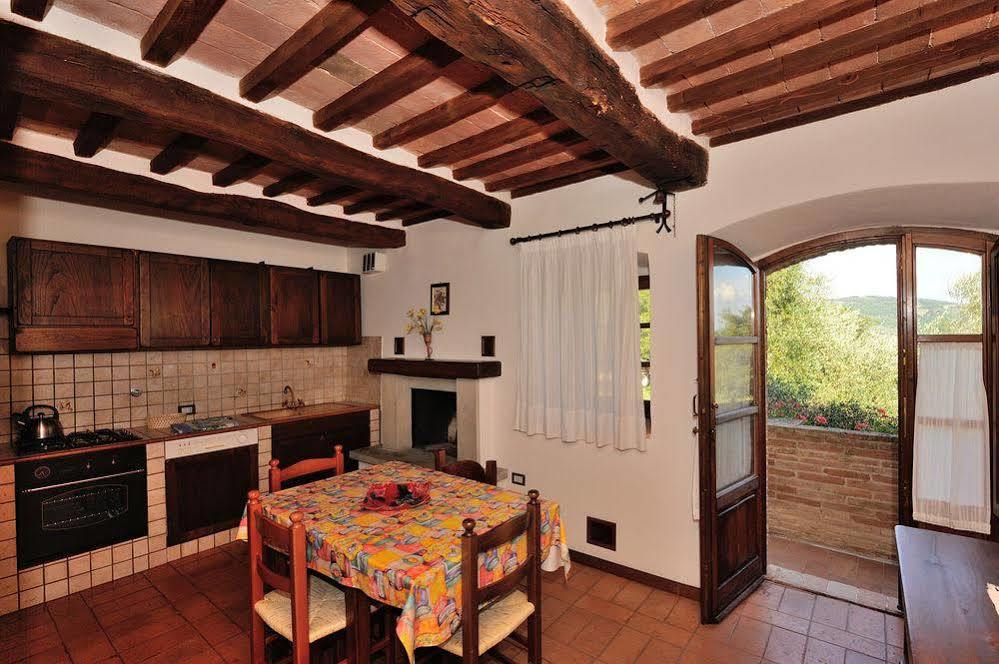 Отель Relais Borgo Torale Пассиньяно-суль-Тразимено Экстерьер фото
