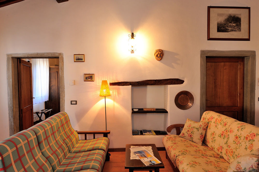 Отель Relais Borgo Torale Пассиньяно-суль-Тразимено Экстерьер фото