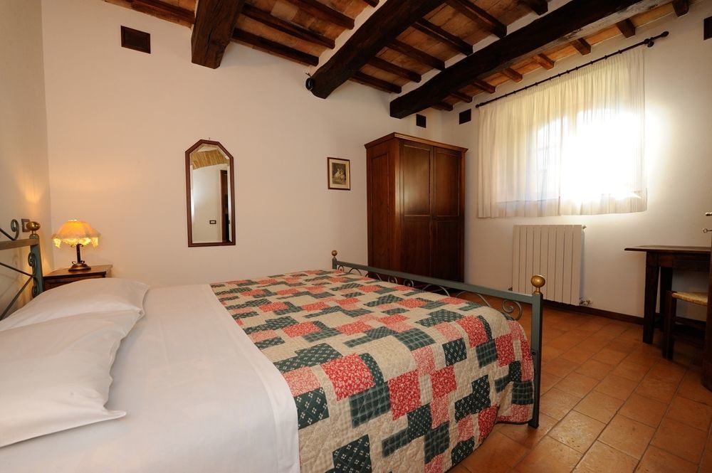 Отель Relais Borgo Torale Пассиньяно-суль-Тразимено Экстерьер фото